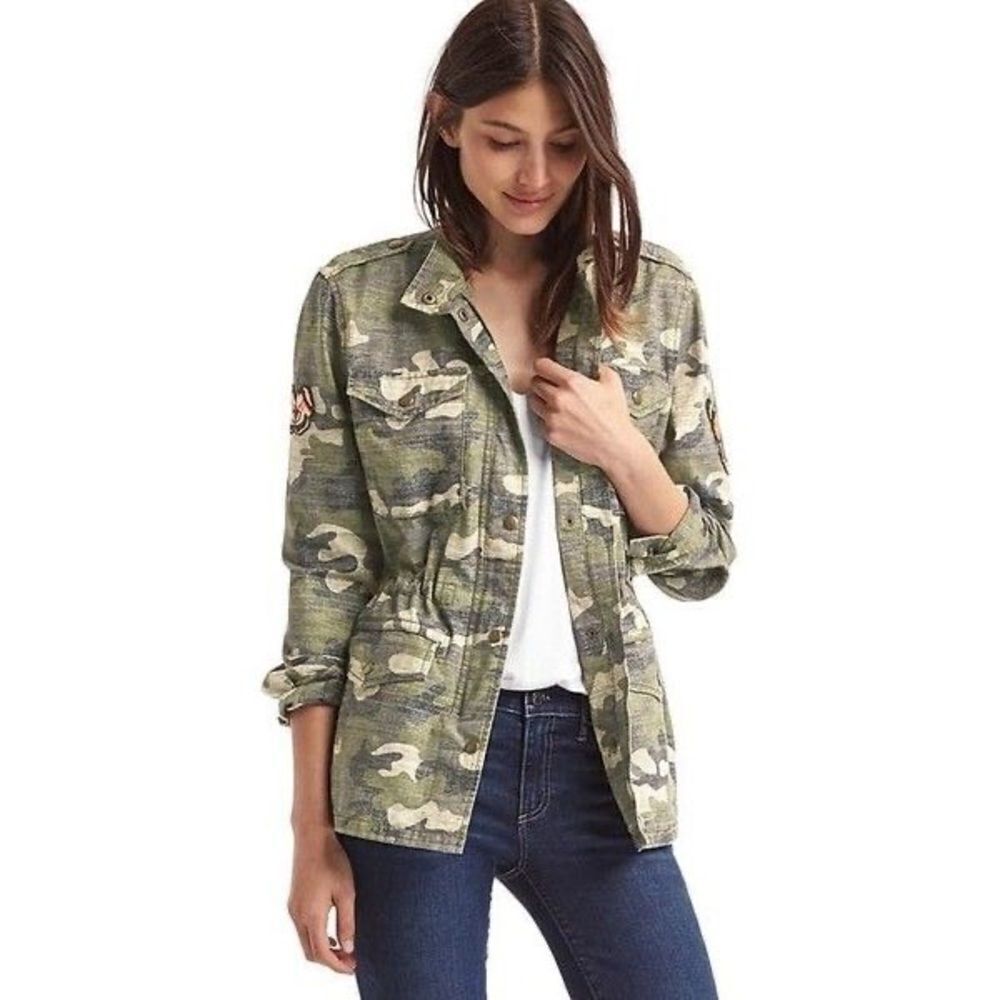✨HP✨Charlotte Russe Camo Jacket✨